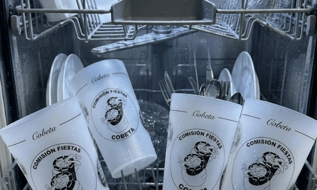 ¿Un vaso reutilizable se puede meter en cualquier lavavajillas?